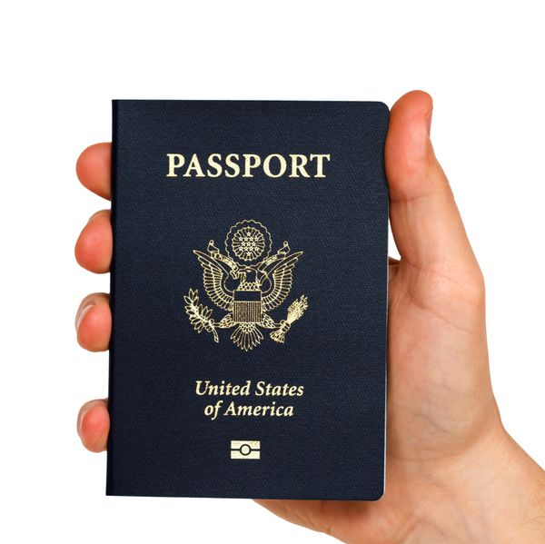 پاسپورت ما در دست