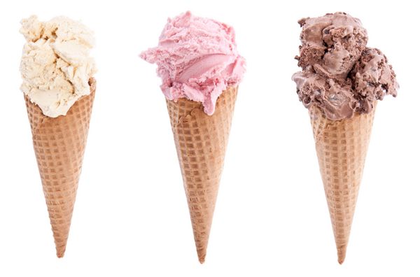 انواع مختلف بستنی در یک وافل