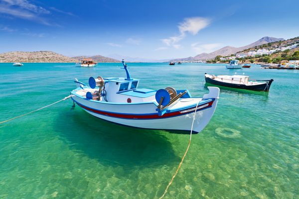 قایق های ماهیگیری در ساحل کرت یونان
