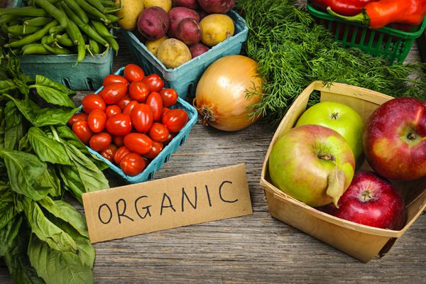 میوه و سبزیجات بازار ارگانیک