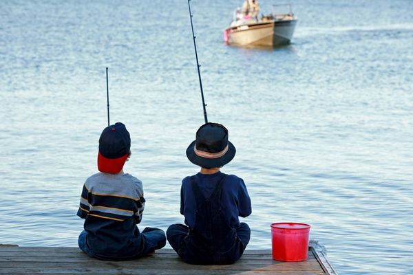 پسران ماهیگیری