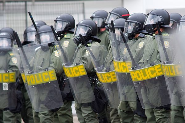 پلیس ضد شورش