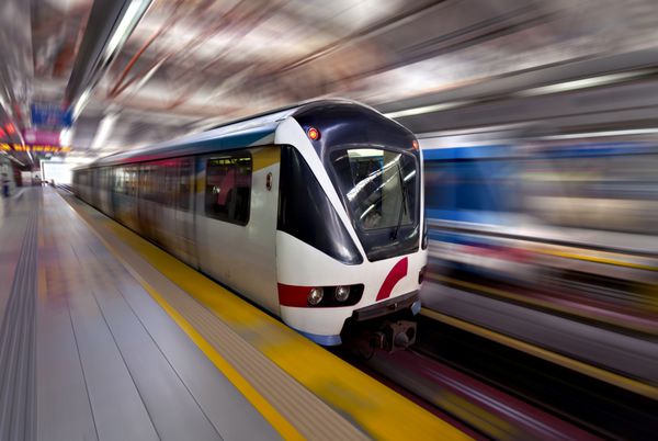 قطار سریع LRT در حرکت کوالالامپور