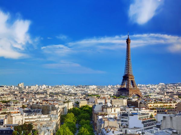 نمای پشت بام برج ایفل پاریس فرانسه