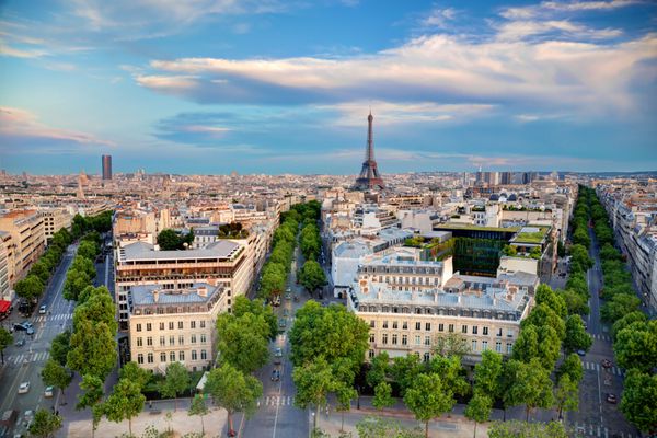 نمای پشت بام برج ایفل پاریس فرانسه