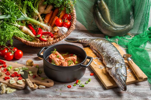 سوپ ماهی از سبزیجات تازه