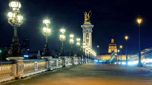 پل الکساندر سوم در شب در پاریس