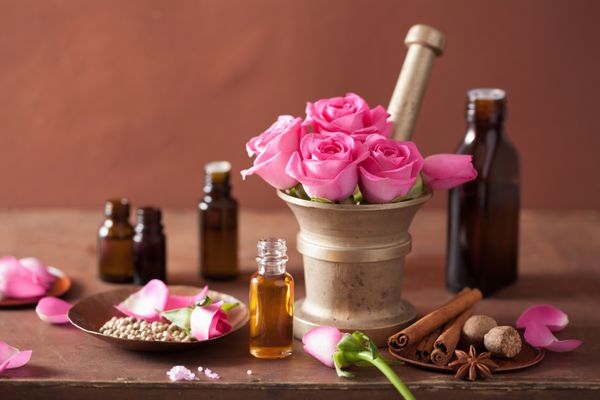 مجموعه اسپا و رایحه درمانی با ملات گل رز و ادویه جات
