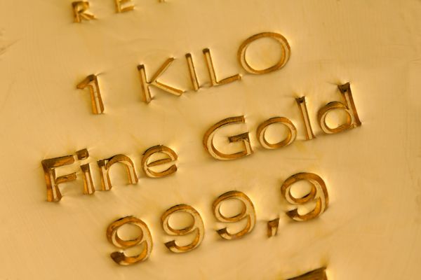 سرمایه گذاری در طلای واقعی نسبت به شمش طلا و سکه های طلا
