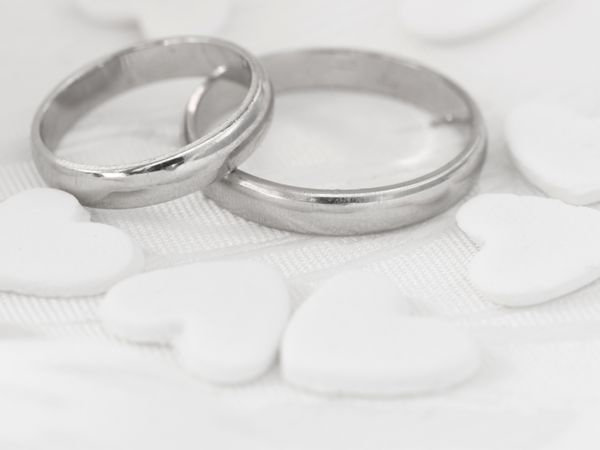 حلقه ازدواج با تزیین قلب