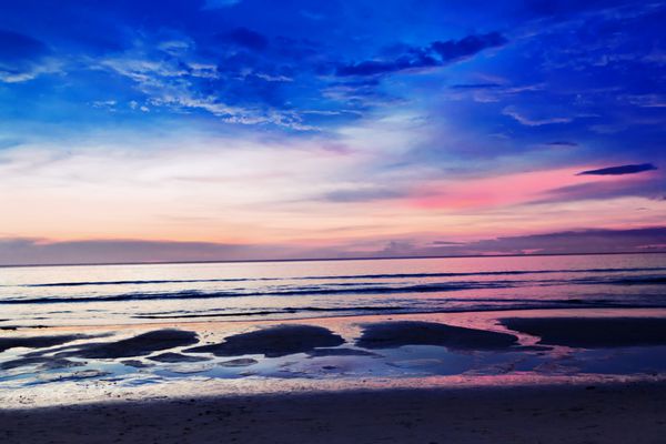غروب خورشید در ساحل کارون پوکت تایلند