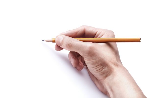 دست یک مرد با مداد جدا شده در زمینه سفید رایگان sp