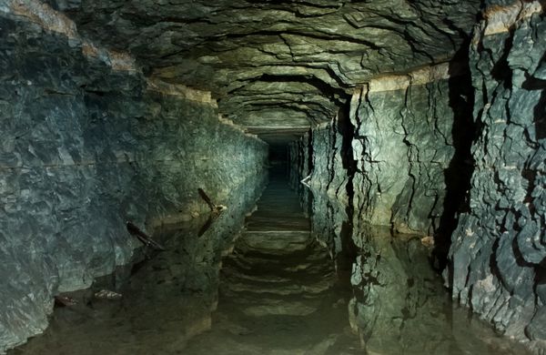 تونل زیرزمینی در قلعه دریایی پیتر کبیر تالین استونی
