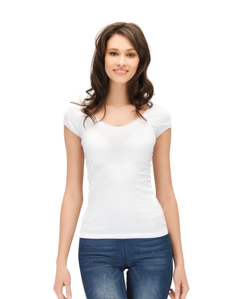 عکس زن شاد با تی شرت سفید خالی