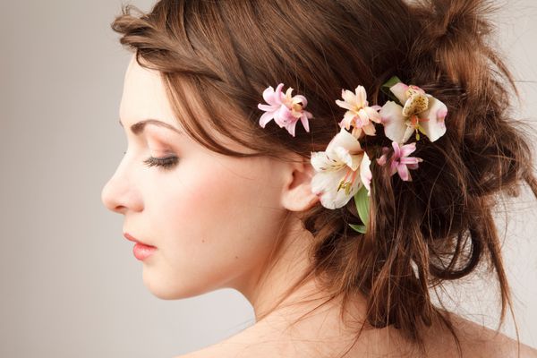 مدل موی عروس با گل های واقعی