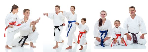 ورزشکاران کاراته خانوادگی روی کولاژ پس زمینه سفید نمایش می دهند