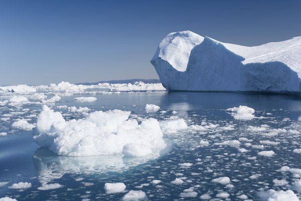 یخچال های طبیعی و کوه های یخ گرینلند سفر در میان یخ های خلیج دیسکو