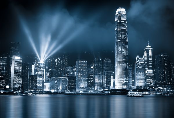 هنگ کنگ در شب روشن شد
