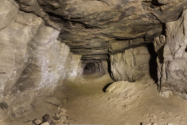 تونل معدن زیرزمینی