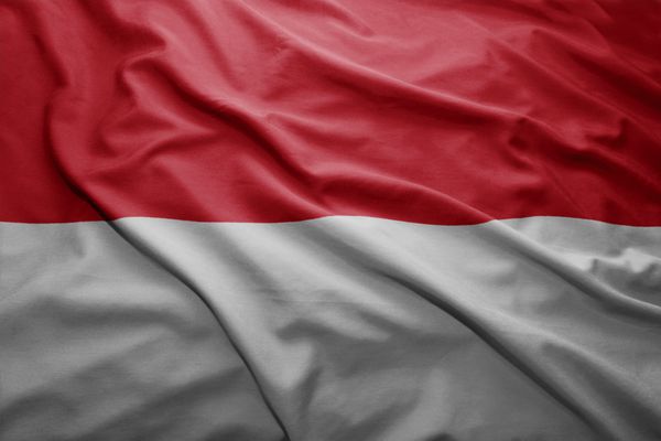 اهتزاز پرچم رنگارنگ اندونزی
