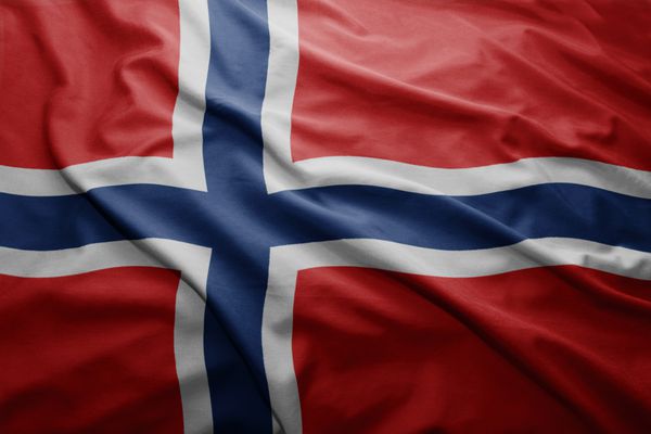 اهتزاز پرچم رنگارنگ نروژ
