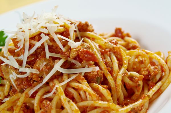 اسپاگتی بولونی پاستای ایتالیایی