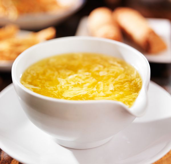 غذای چینی - کاسه سوپ قطره تخم مرغ
