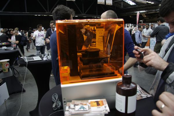 29 سپتامبر 2013 - برلین یک چاپگر سه بعدی از فرم لبه های شرکت که در کنفرانس به نمایش گذاشته شد اروپا را بر هم زد برلین 2013 توسط techcrunch arena berlin-treptow