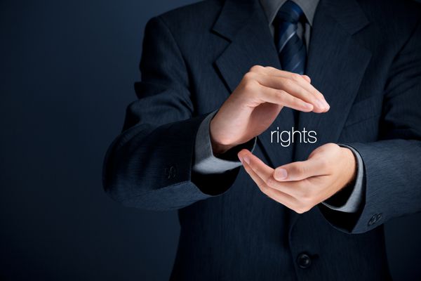 مفهوم حمایت از حقوق بشر وکیل فقیه با اشاره دست از حقوق شما محافظت می کند