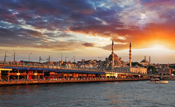 استانبول در یک غروب دراماتیک با خورشید