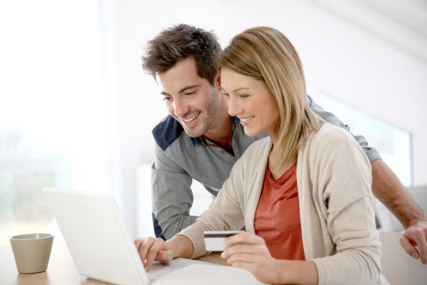 خرید زوج در خانه از طریق اینترنت