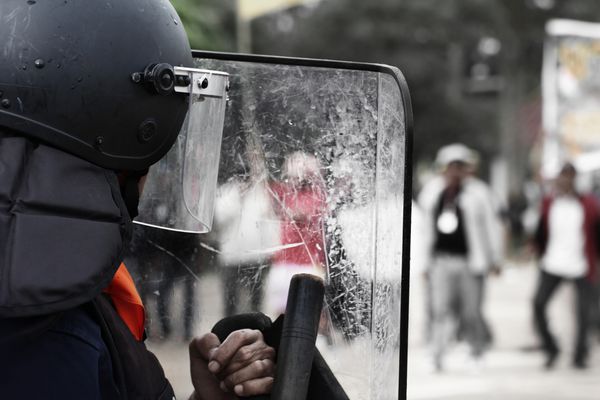 پلیس ضد شورش