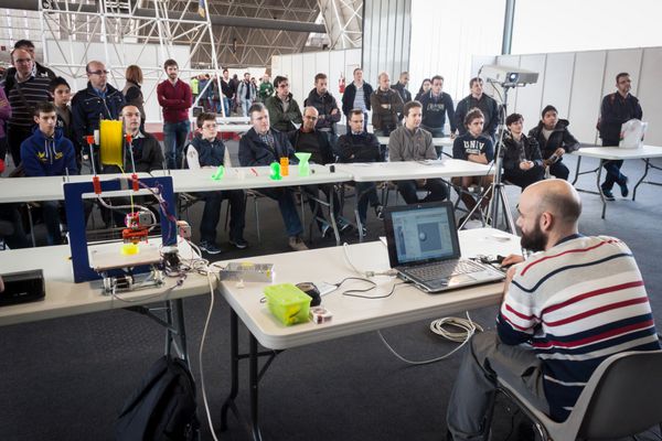 میلان ایتالیا - 30 مارس کنفرانس چاپ سه بعدی در نمایشگاه ربات و سازندگان میلانو رویداد اختصاص یافته به رباتیک و سازندگان در 30 مارس 2014 در میلان