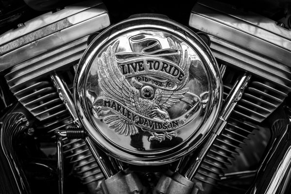 برلین آلمان - 17 مه 2014 جزئیات موتور سیکلت هارلی دیویدسون سیاه و سفید بیست و هفتمین روز اولدتایمر برلین - برندنبورگ