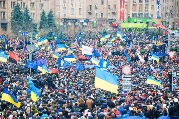 کیف کیف اوکراین - 1 دسامبر 2013 صدها هزار نفر در کیف علیه تعلیق اتحادیه اروپا تظاهرات کردند