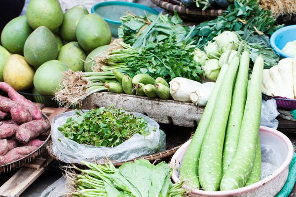 سبزی سبز تازه در بازار