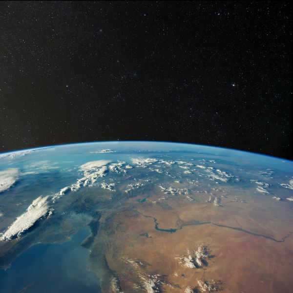 نمای بوقلمون و سوریه از sp با ستاره در بالا عناصر این تصویر ارائه شده توسط ناسا