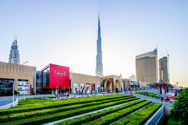 دبی امارات - 14 اکتبر ورودی اصلی مرکز خرید دبی 14 اکتبر 2014 در دبی امارات متحده عربی