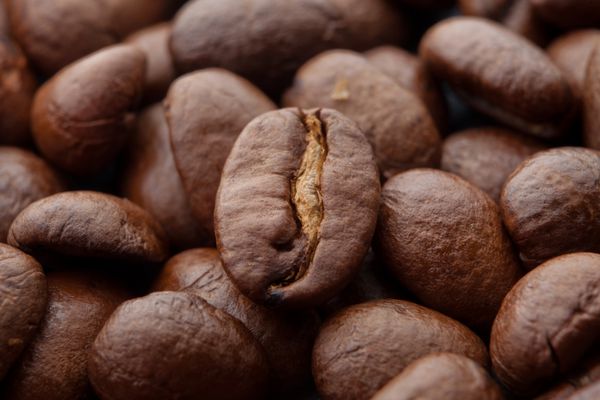 نمای نزدیک از دانه های قهوه