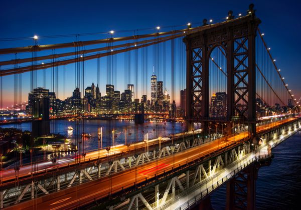 شهر نیویورک - غروب زیبا بر فراز منهتن با منهتن و پل بروکلین