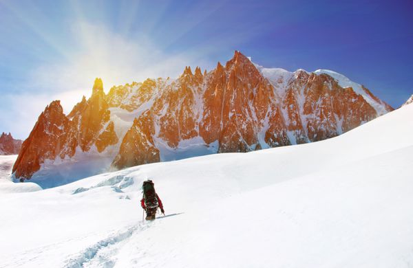 ورزش شدید کوهنوردان تنها در کوه های زمستانی