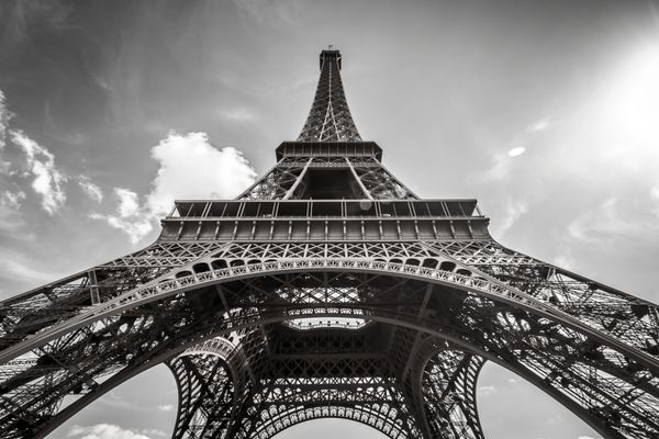 برج ایفل پاریس در سیاه و سفید
