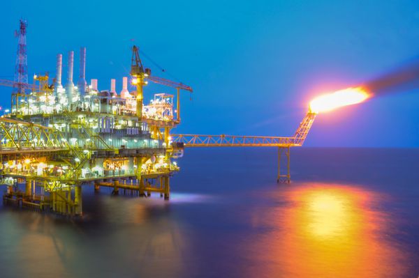 سکوی نفت و گاز در خلیج یا دریا انرژی جهان ساخت و ساز نفت و دکل دریایی