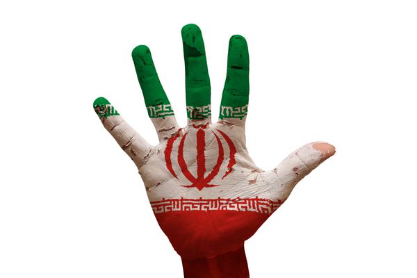 پرچم ایران با کف دست نقاشی شده است