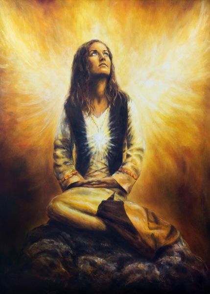 یک نقاشی رنگ روغن زیبا روی بوم از یک زن جوان با لباس تاریخی که از خواب بیدار می شود و یک جفت بال فرشته درخشان را می بیند که پشت سرش باز شده اند