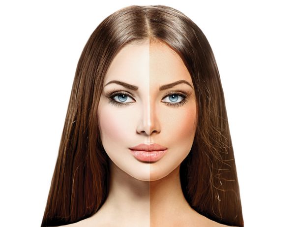 زن جوان زیبا با پوست برنزه قبل و بعد از برنزه شدن f به دو قسمت دباغی شده و طبیعی تقسیم می شود مفهوم برنزه شدن جدا شده روی پس زمینه سفید