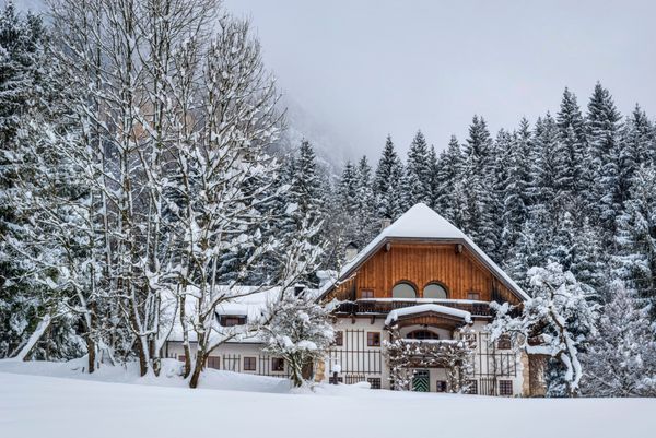 خانه اتریشی در برف