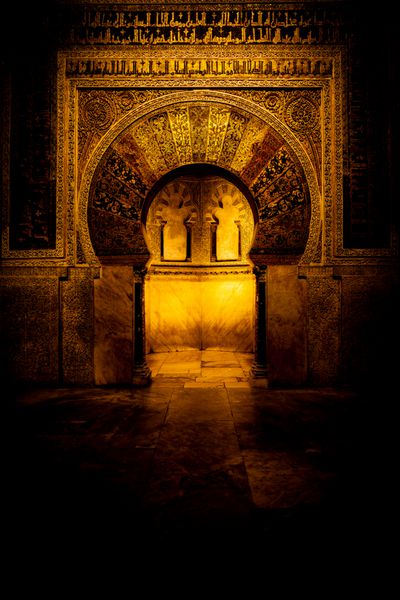 مسجد-کلیسای جامع قرطبه مهمترین بنای تاریخی در کل جهان اسلام غرب و یکی از شگفت انگیزترین بناهای جهان است