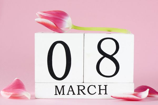 روز زن با گل لاله پس زمینه 8 مارس روز زن مبارک با گل لاله