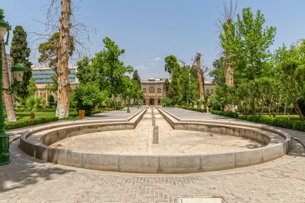 باغ کاخ گلستان مجموعه سلطنتی سابق قاجار در پایتخت است تهران ایران